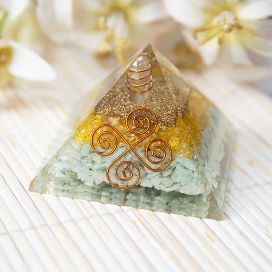 orgonite piramide citrien amazoniet vastu