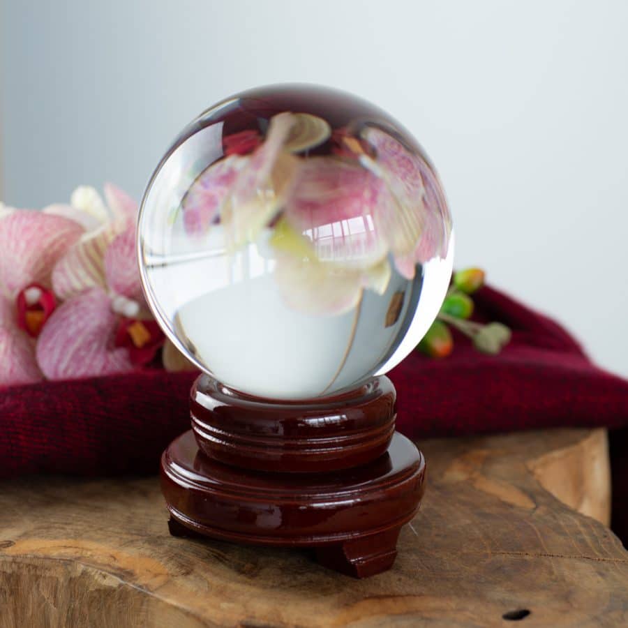 feng shui kristallen bol met houten voet