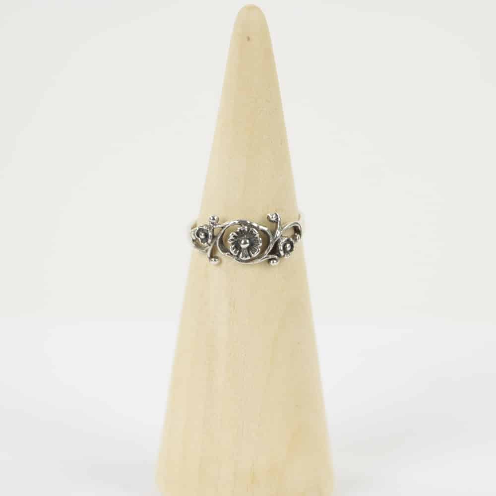 Zilveren Bloemen Ring Mt. 9/60 van Dakini