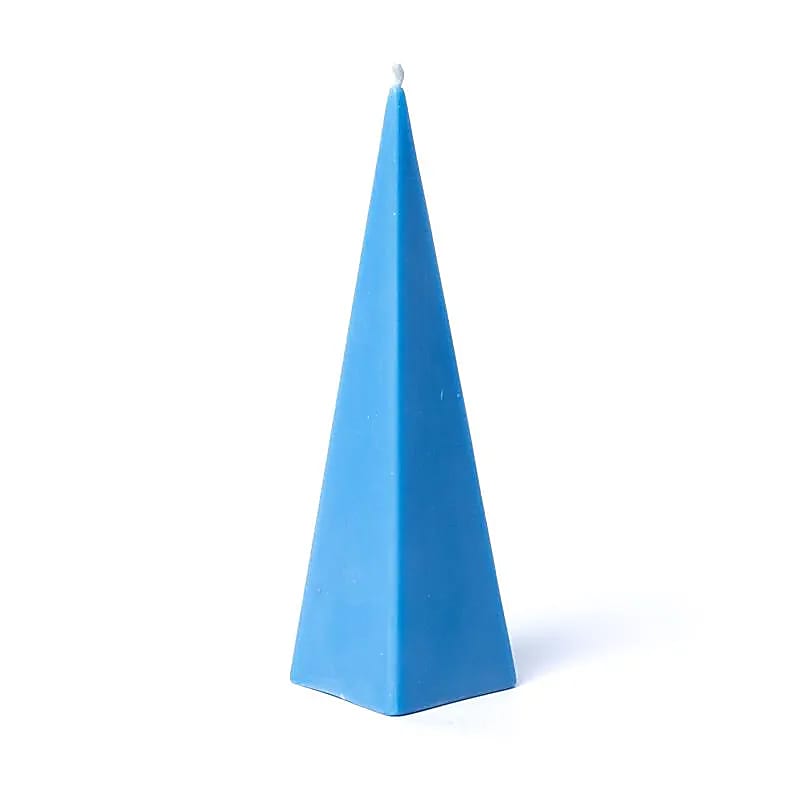 Fair Trade Piramide Kaars - Lichtblauw & Geurloos (21 x 6 cm)